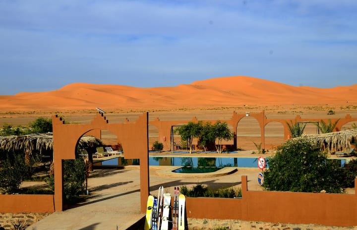 KASBAH DU BERGER, Sahara Castel: big Swimmin Pool.