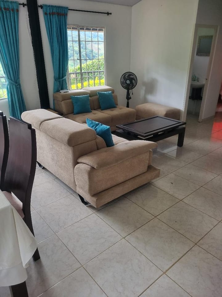 Agradable Casa De Campo Con Jacuzzi - La Vega