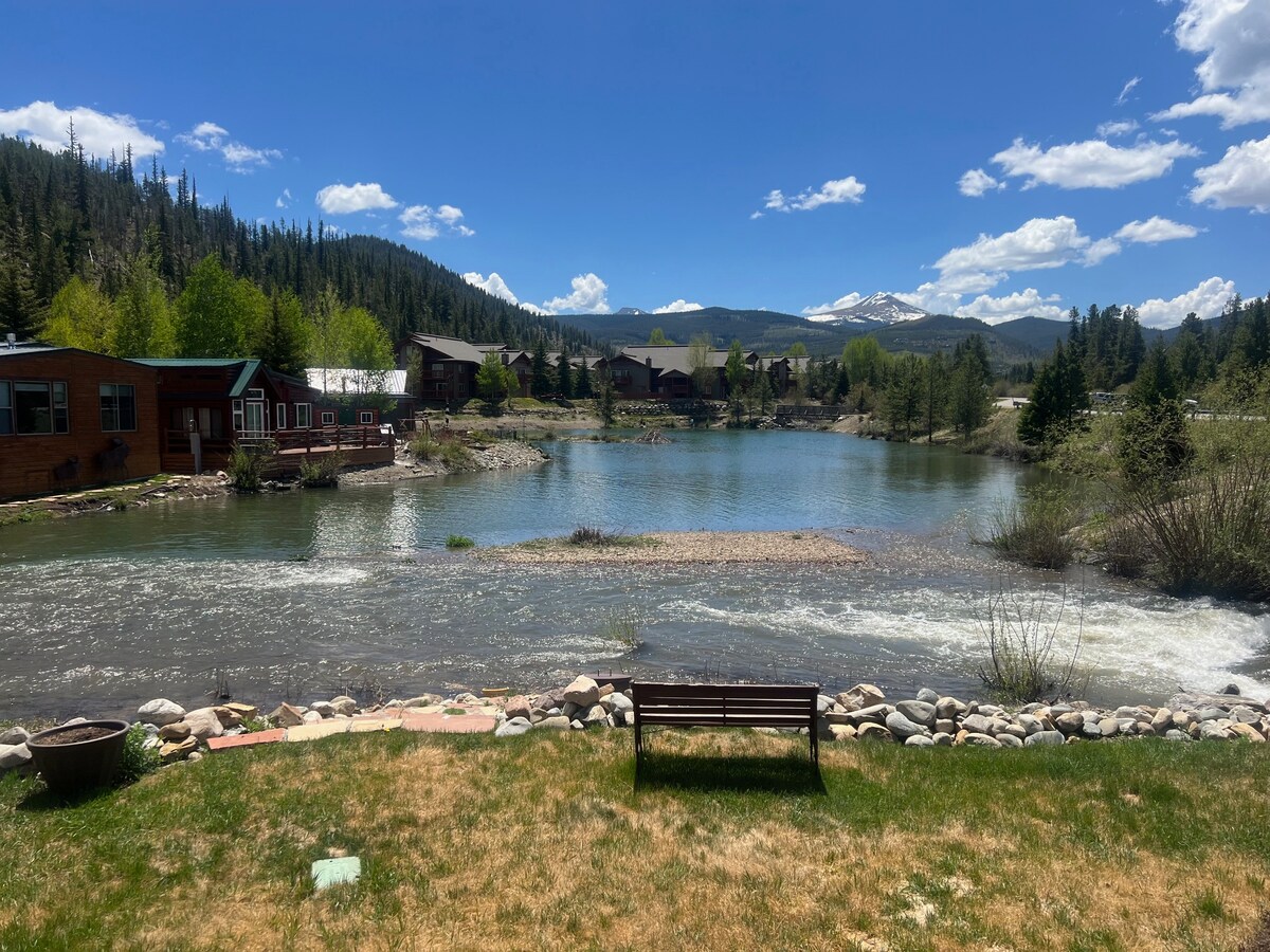 Fishermans paradise, deck, mnt views, 3 mi Gondola Cabins for Rent in