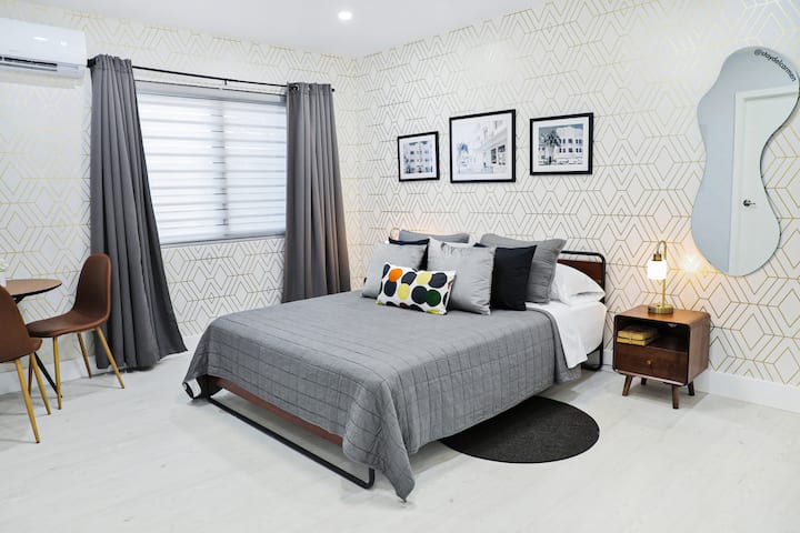 Cozy Retreat: Prime Spot~ Fast Wi-fi~ Free Parking - Miami