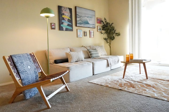 Della | Cozy Home By South Coast Metro Pool& Gym - Costa Mesa, CA
