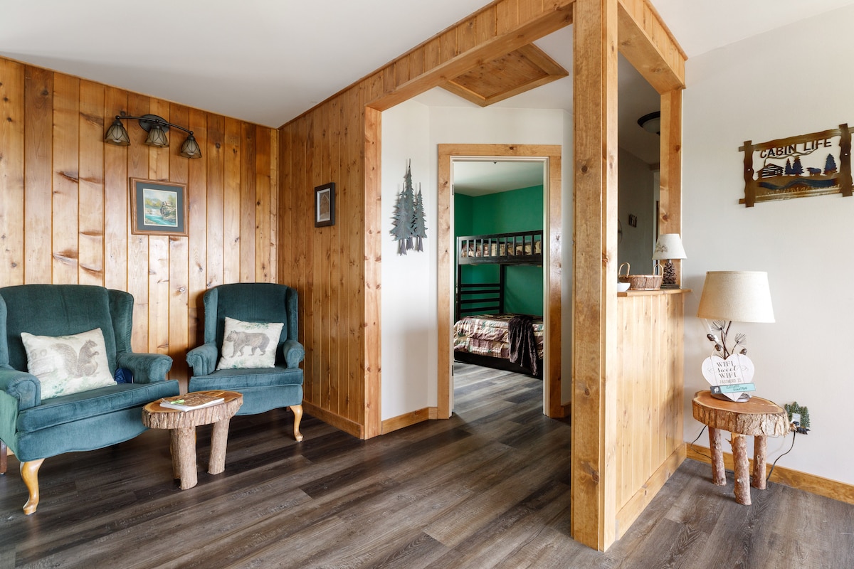 ألقِ نظرة على "الغرفة المكونة من طابقين" من غرفة المعيشة!