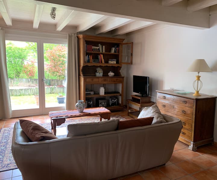 Maison Chaleureuse Avec Terrasse Et Piscine. - Meer van Annecy