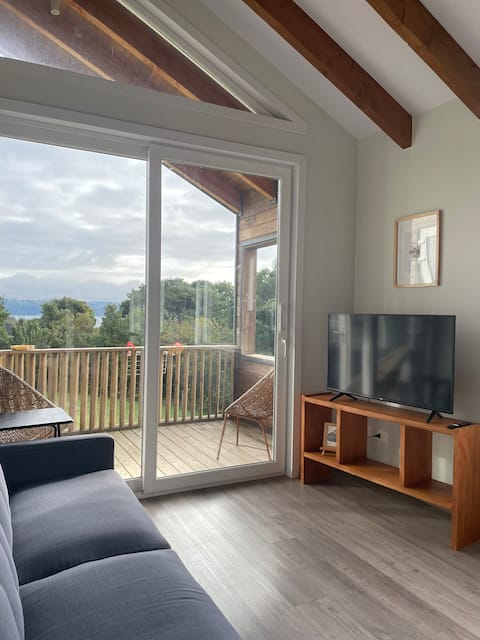 Top performing Airbnb: Boutique Cabin "Ave Lodge" B in Frutillar in Frutillar