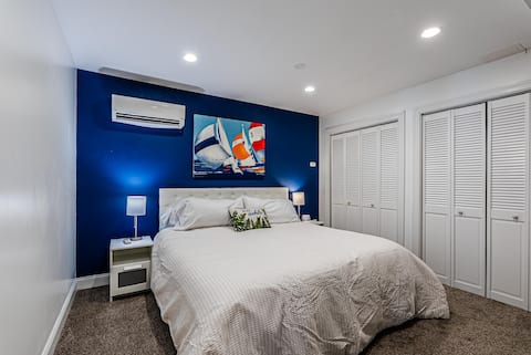 Pet Friendly Captains Quarters, Near Annapolis, EV