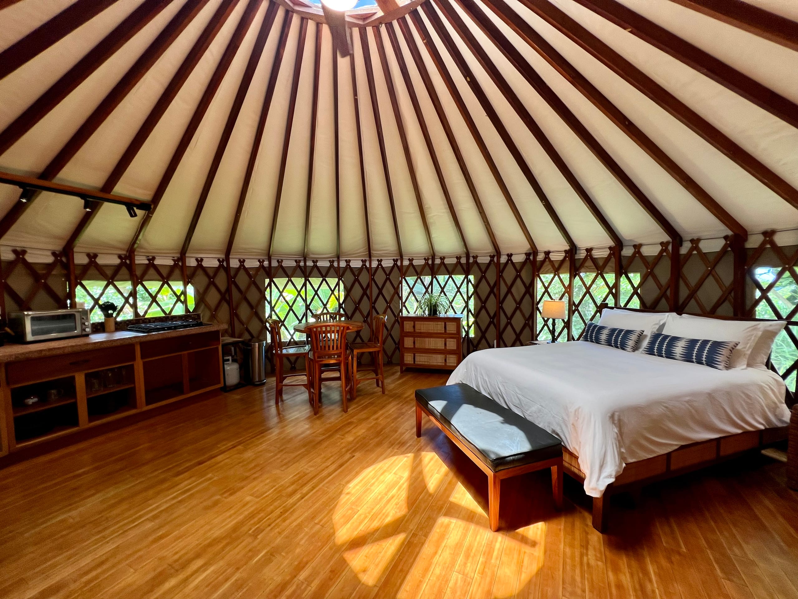Magical farm retreat, stunning yurt & spa bathroom - Photo 14