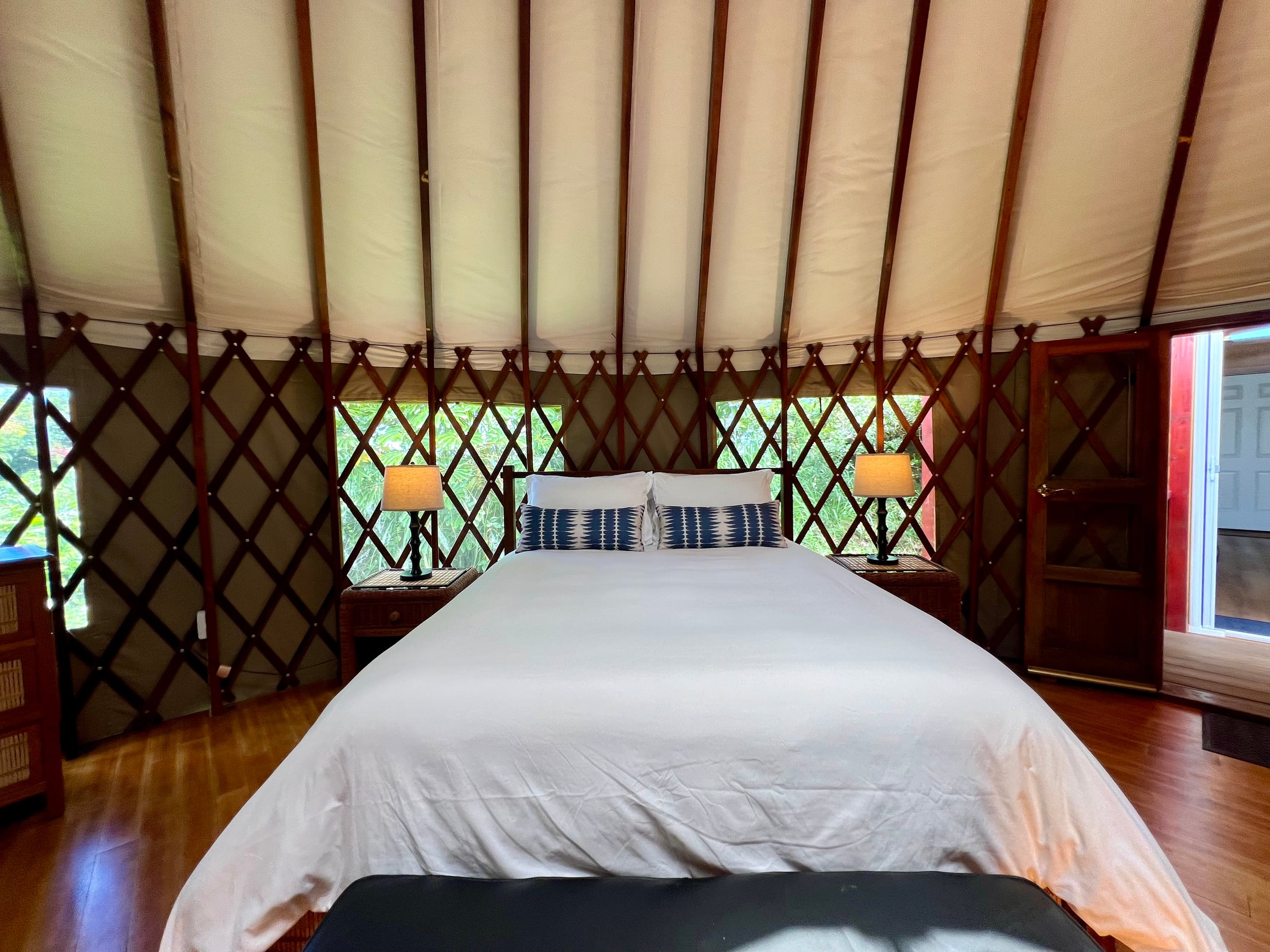 Magical farm retreat, stunning yurt & spa bathroom - Photo 17