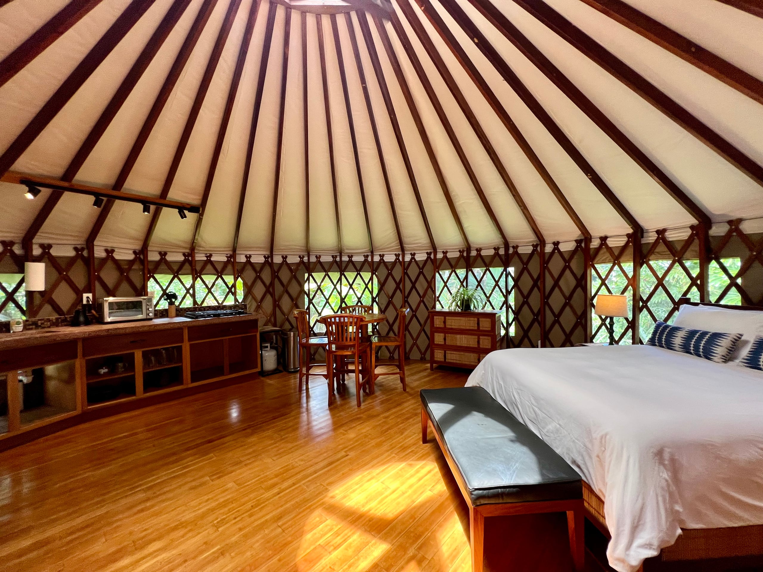 Magical farm retreat, stunning yurt & spa bathroom - Photo 18