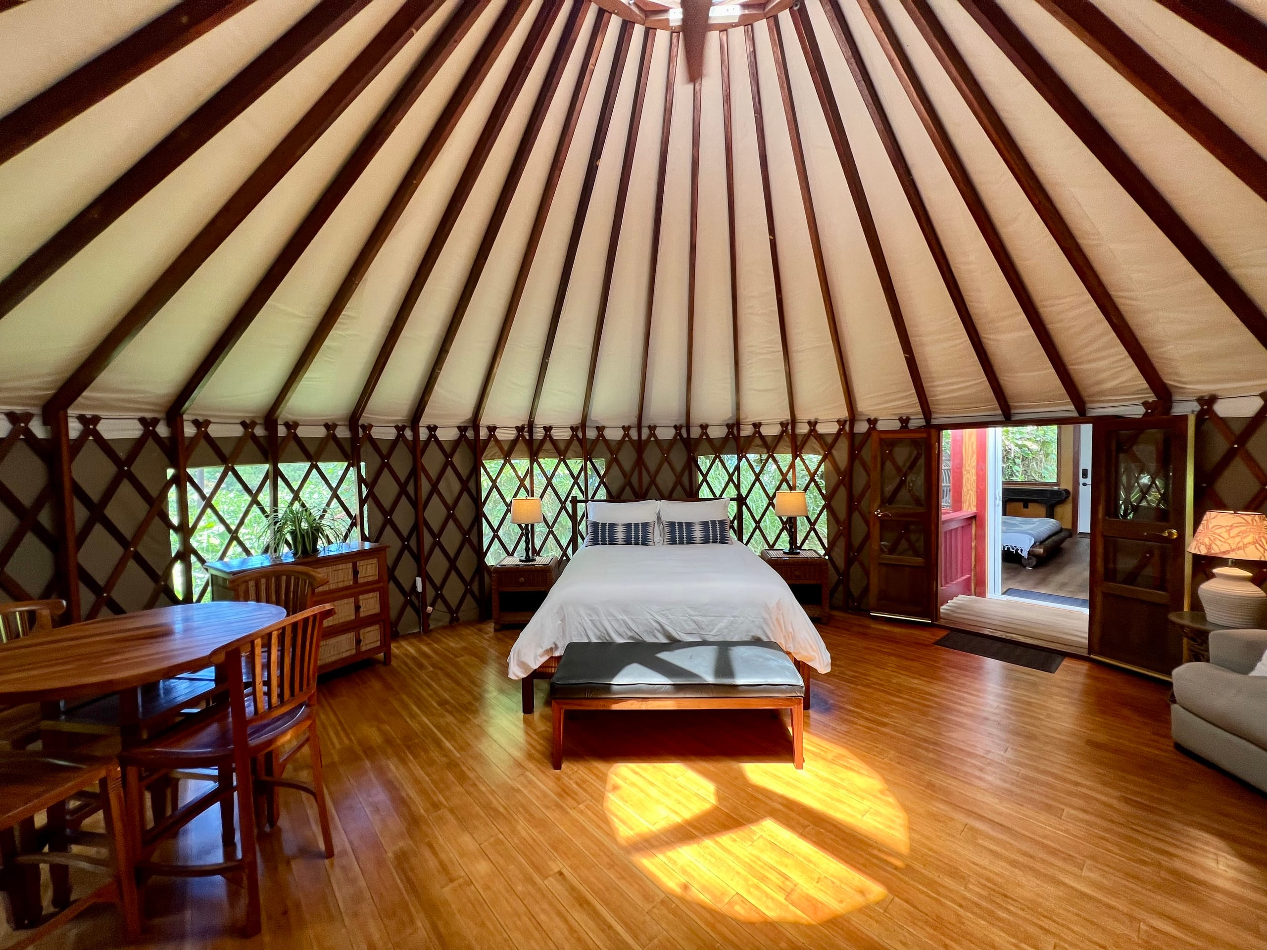 Magical farm retreat, stunning yurt & spa bathroom - Photo 16