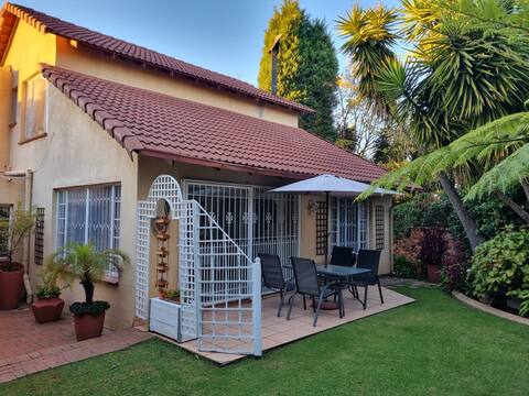 Belle-Vue Cottage - a spacious home away from home