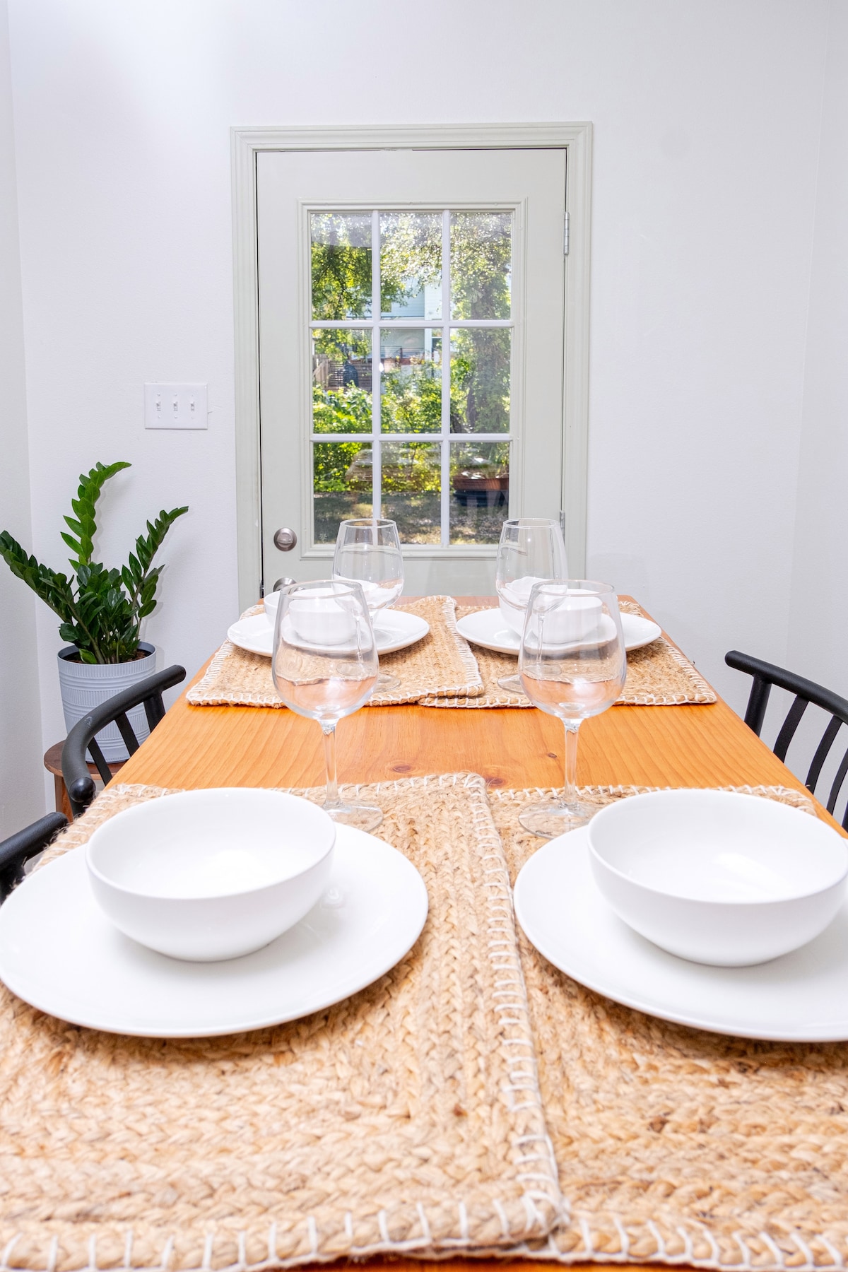 Stylish East Austin Home • King Suite • Near UT