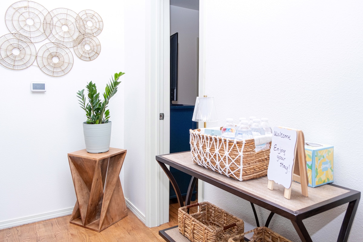 Stylish East Austin Home • King Suite • Near UT