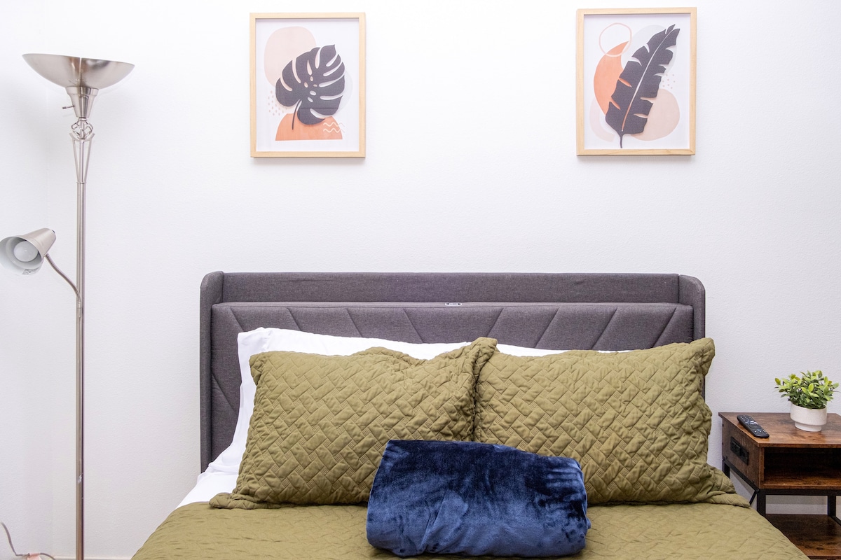 Stylish East Austin Home • King Suite • Near UT