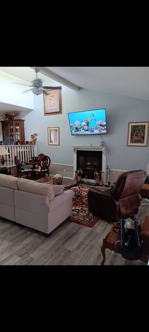 Family/Pet Friendly Home by River 15 min to Beach