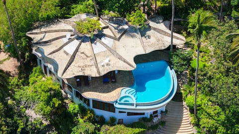 Orchid Villa · Three bedrooms, views, private pool, free taxi!