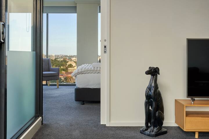 Exclusive Stays – The Sentinel (5a) gallery image 3