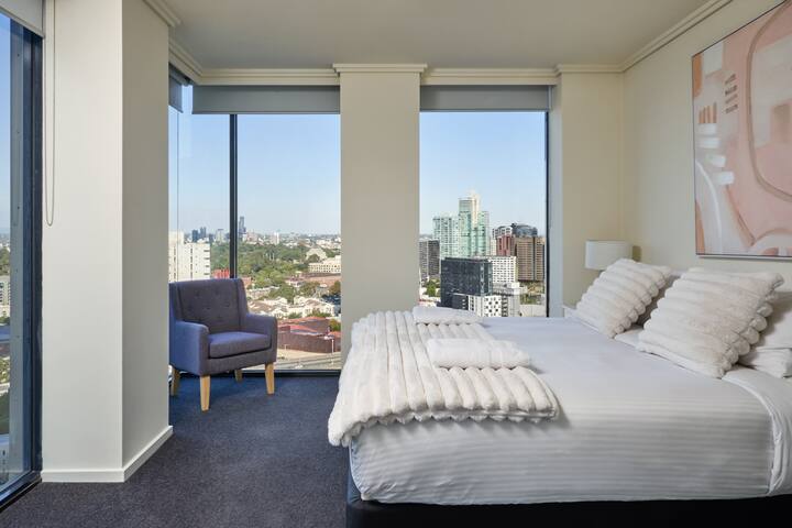 Exclusive Stays – The Sentinel (5a) gallery image 4