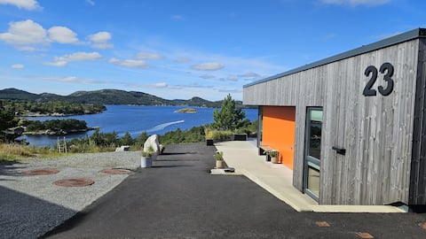 Successful Airbnb property: New and modern annex with fantastic fjord views in Vindafjord