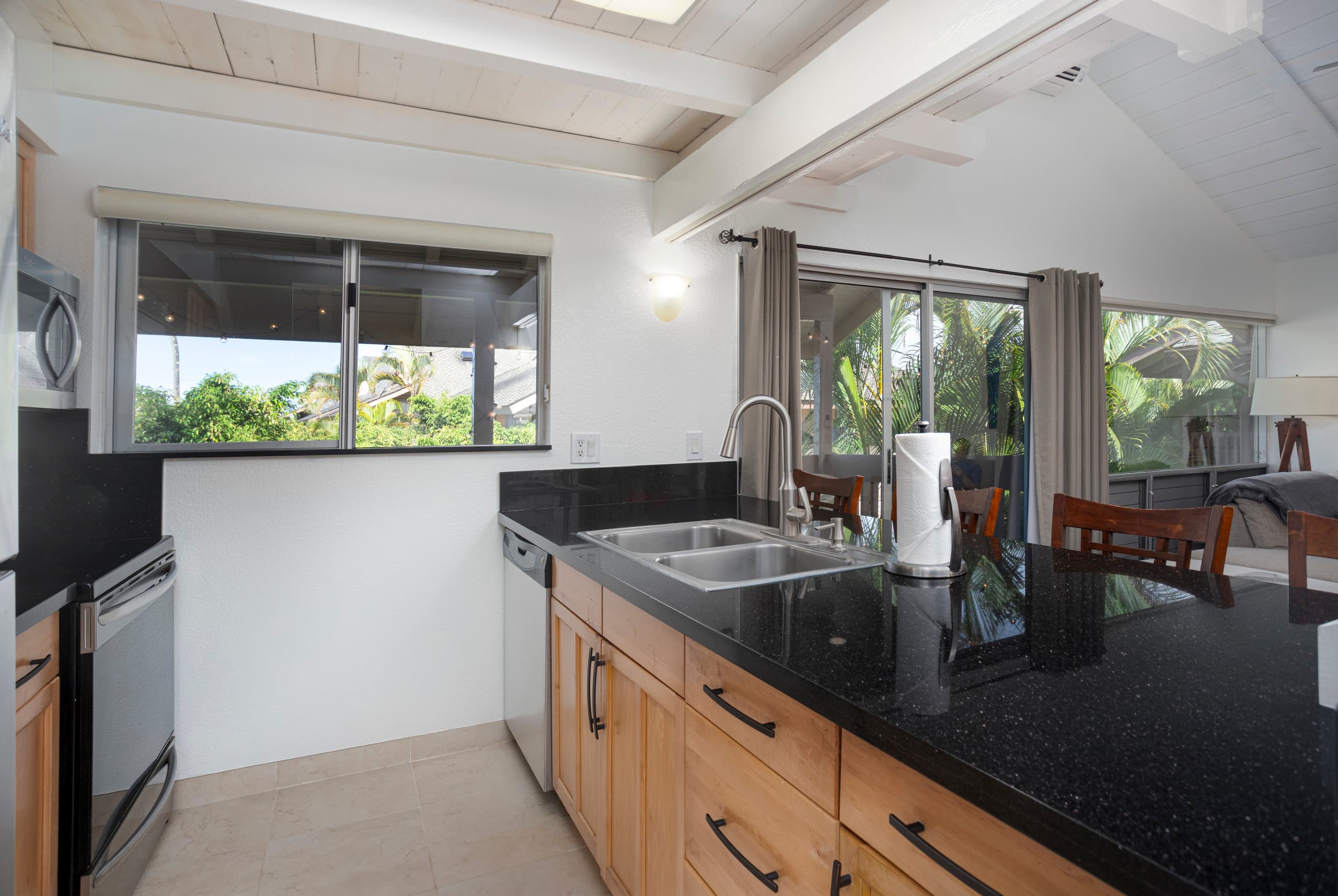 Condo in Princeville · ★4.95 · 2 bedrooms · 2 beds · 1.5 baths - Image 10