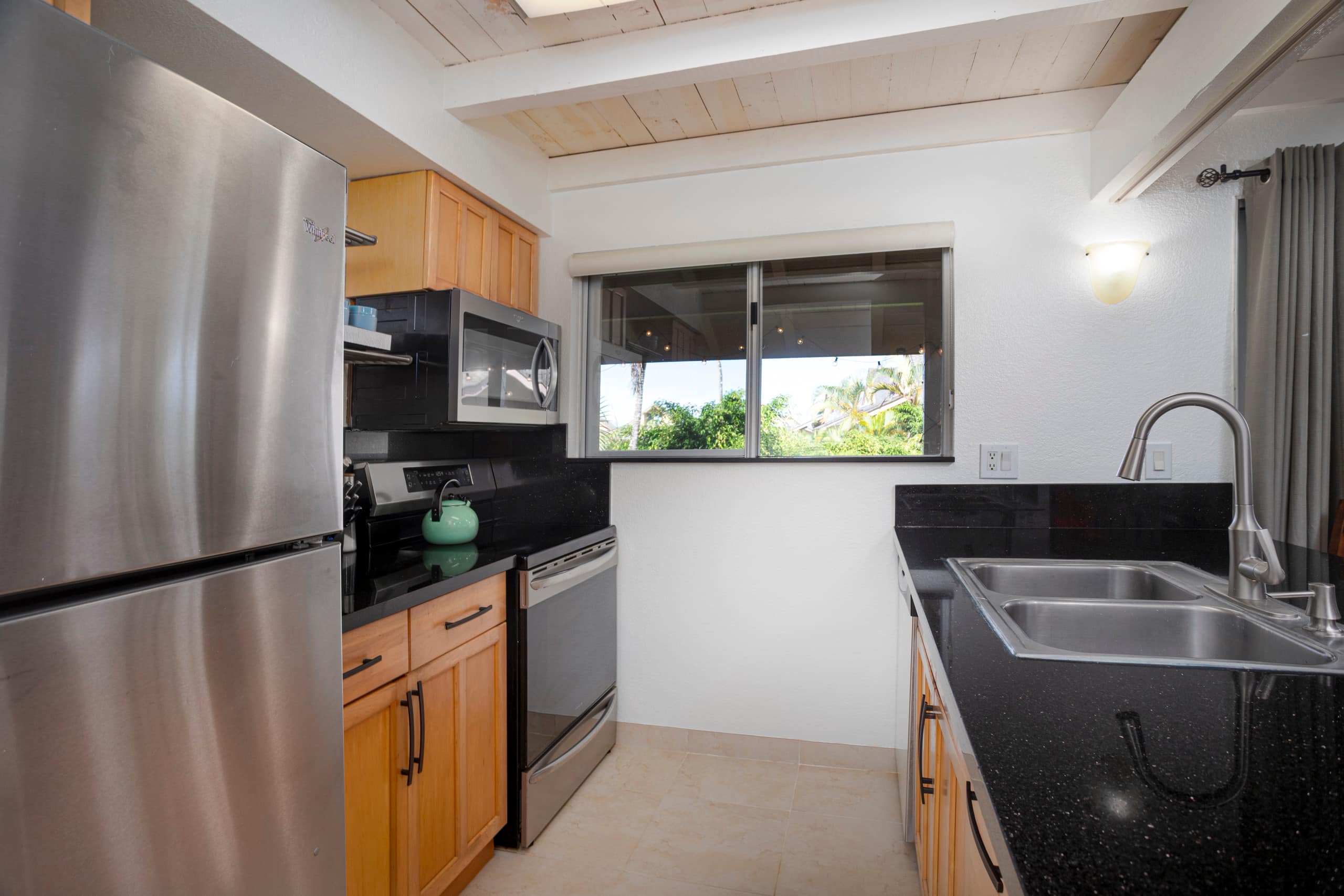 Condo in Princeville · ★4.95 · 2 bedrooms · 2 beds · 1.5 baths - Image 9