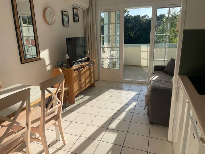 ENEO LA KUKAA NA KULIA CHAKULA, ROSHANI