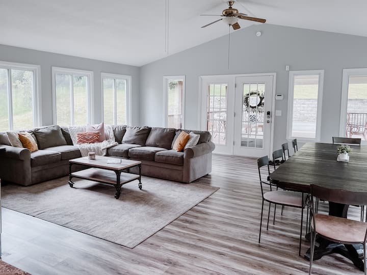 Bright And Spacious Maple Fork Home - Beckley, WV