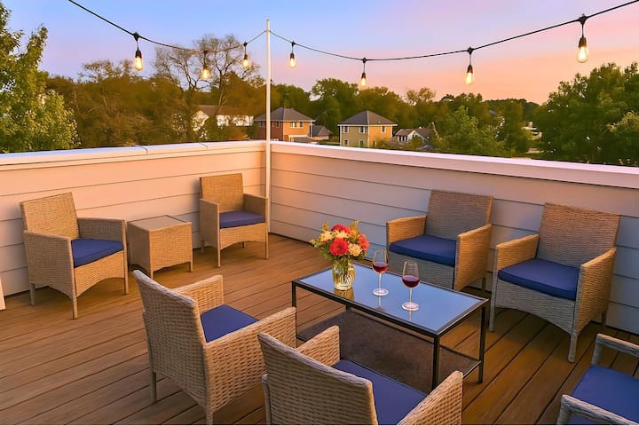 Stylish Home | Private Rooftop + Perfect Location