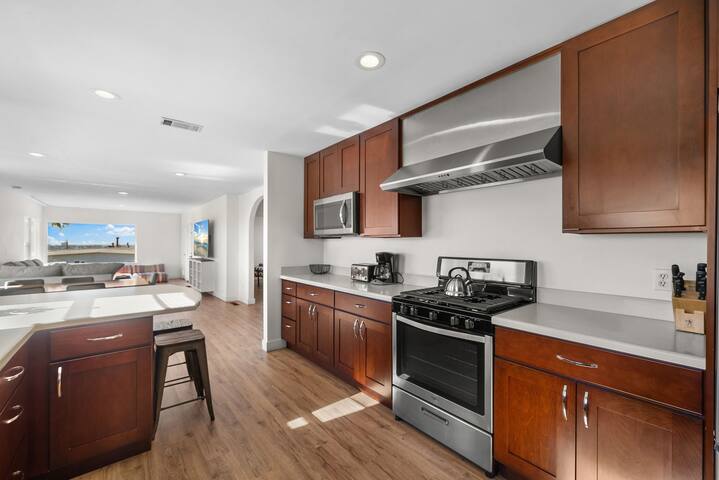 windows of the world. views, pool/spa and fun yard gallery image 5