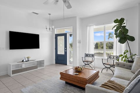 Top performing Airbnb: Gulf getaway! Boat dock, heated saltwater pool in St. James City