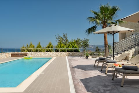 Elios Estate -up to 22 guests with heated pool