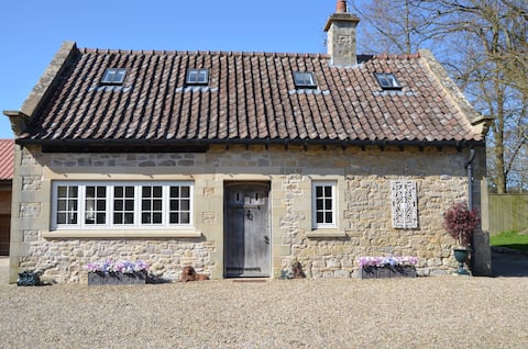 Luxury Old Stone Cottage, Beautifully Presented