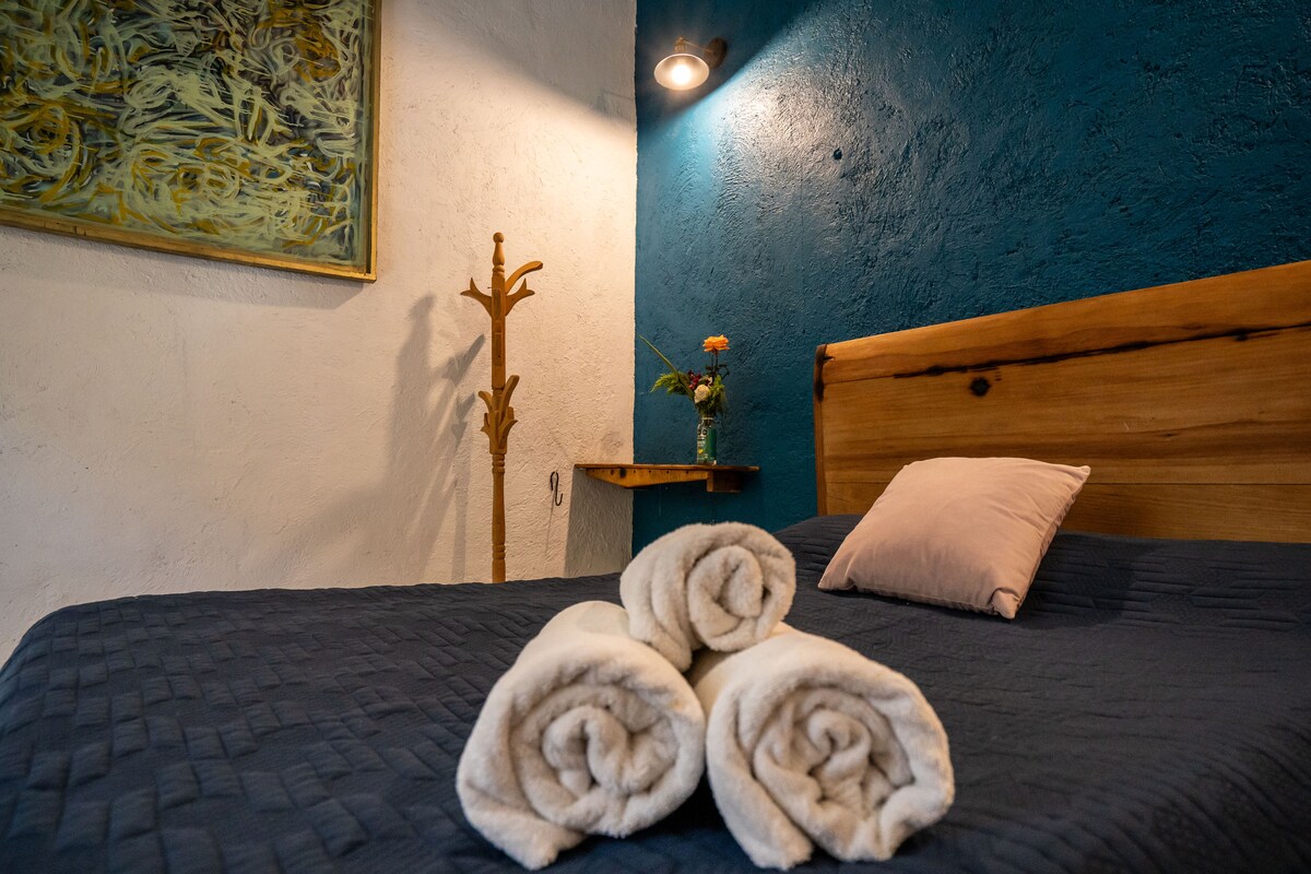 Private room in EKKO hostel (with garden) - Hostels for Rent in Tepoztlán,  Morelos, Mexico - Airbnb