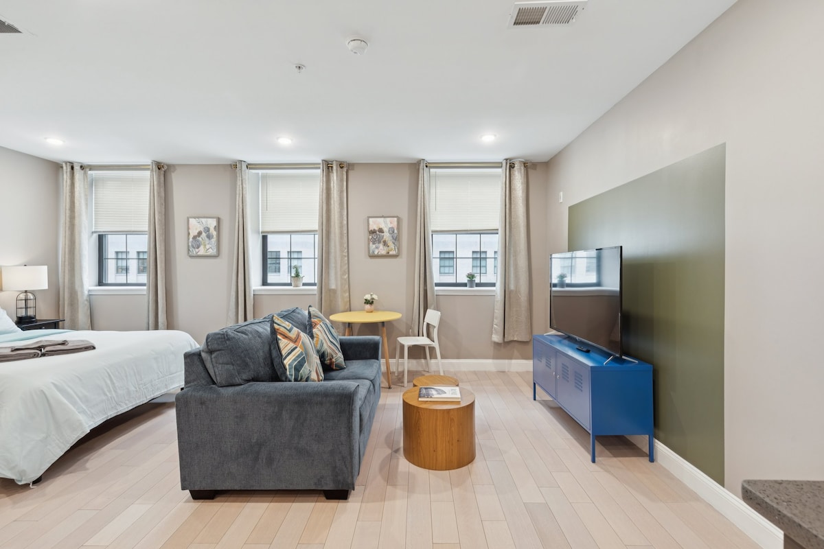 Chic Cozy Studio