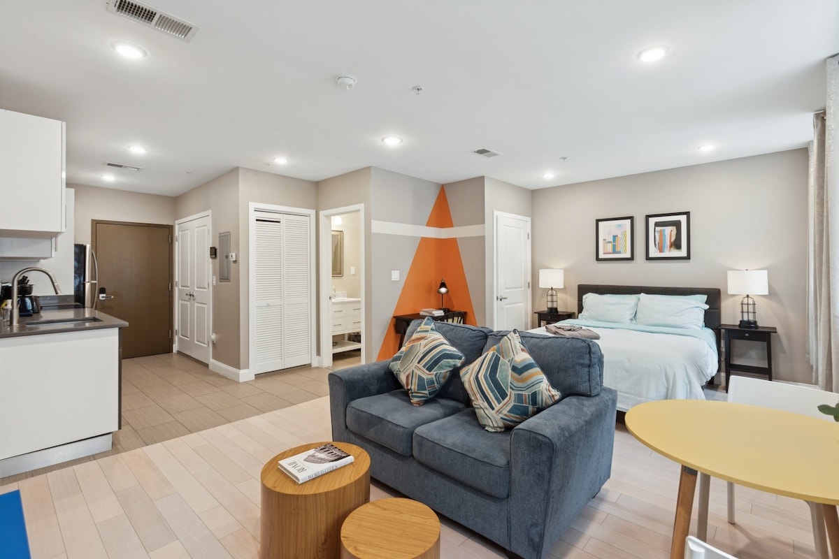 Chic Cozy Studio