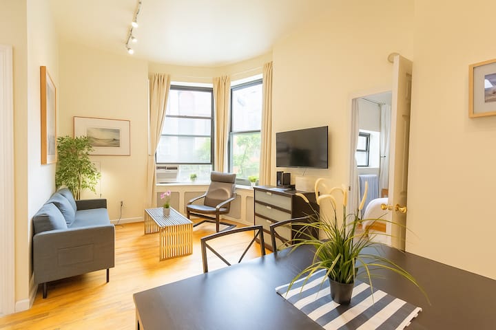 Charming 1br W/ Terrace Near Riverside Park - Edgewater, NJ