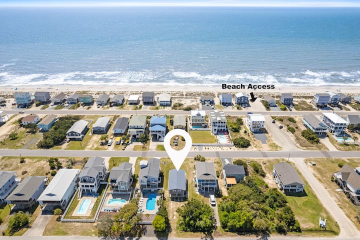 Ocean View House & Dog Friendly - Oak Island, NC