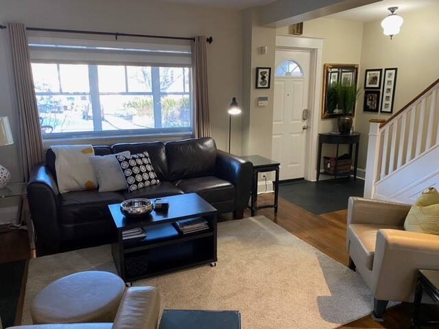 Cozy 3 bedroom Home in Toronto’s Beaches area gallery image 2