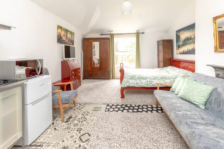 Kitchenette  King Bed  Quiet House  Fast Wifi - Liverpool