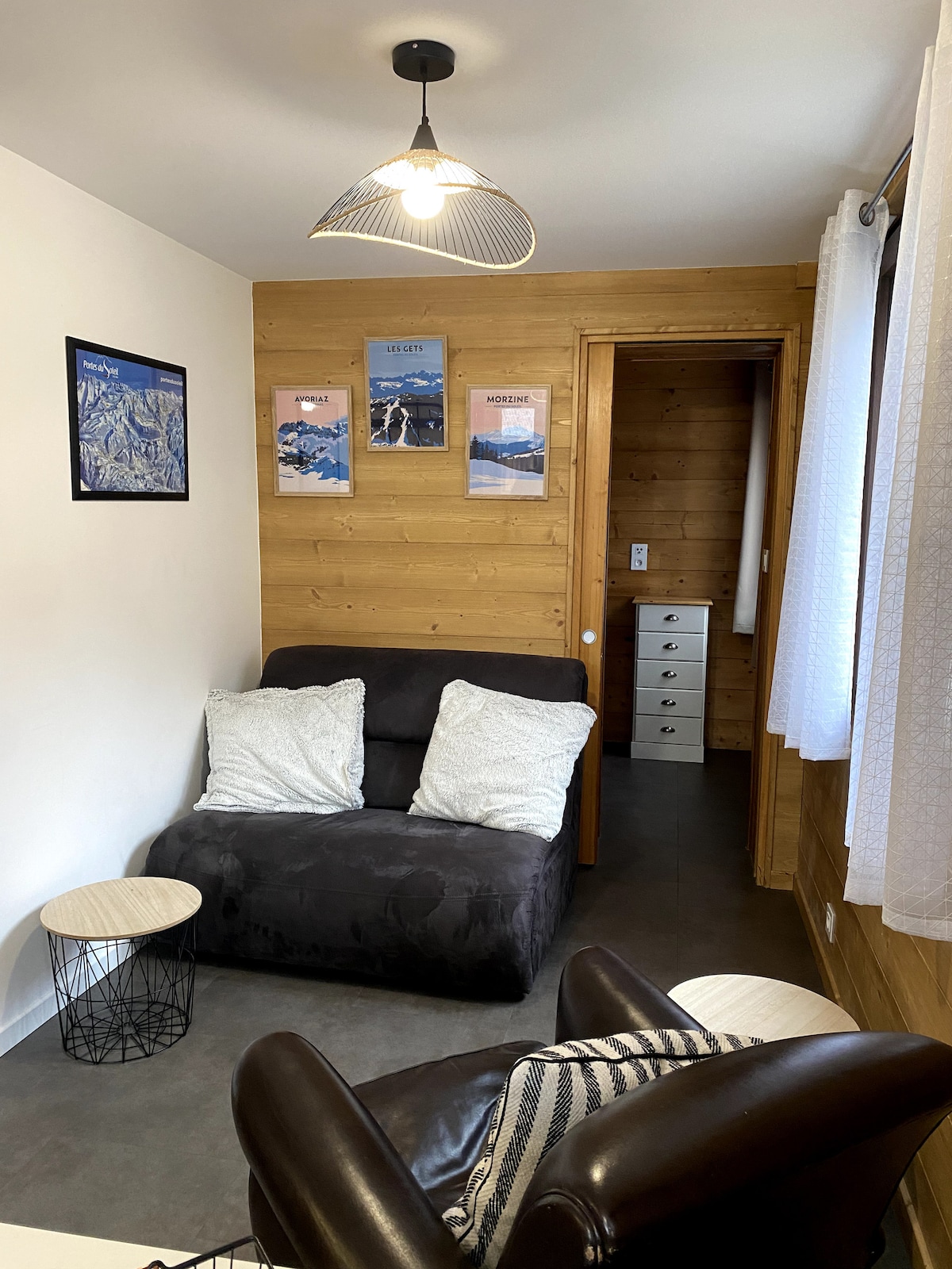 Popular Airbnb listing: 2 p. south-facing apartment in Morzine