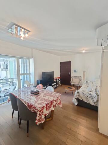 Cosy&fancy 3 BR (630sqft)with balcony, Soho. gallery image 4
