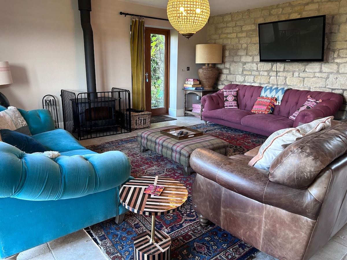 Top Airbnb: Breathtaking Views hot tub 5 bed cottage in Bath in Bath And North East Somerset