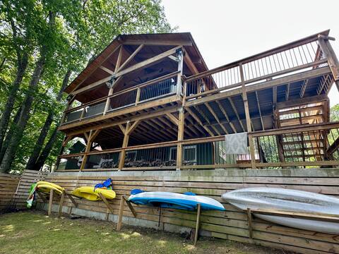5-star Charming Cozy Home, Sleeps 15