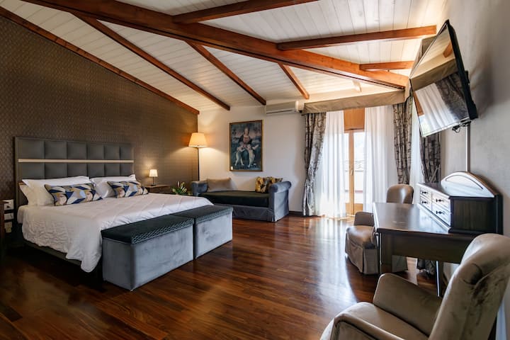 Suite With Private Terrace In Chianti With Pool - Castellina in Chianti