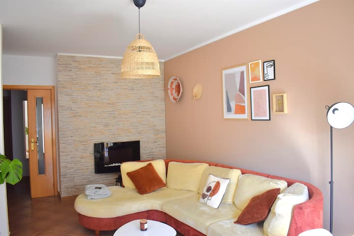 Boho Guesthouse Portimão | Cozy Stay Near Beaches - District de Faro