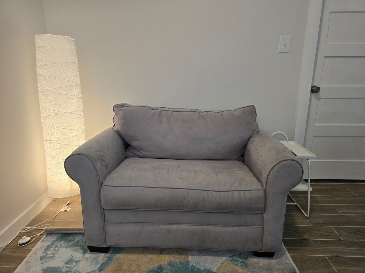 Fresh & Comfortable Near UT