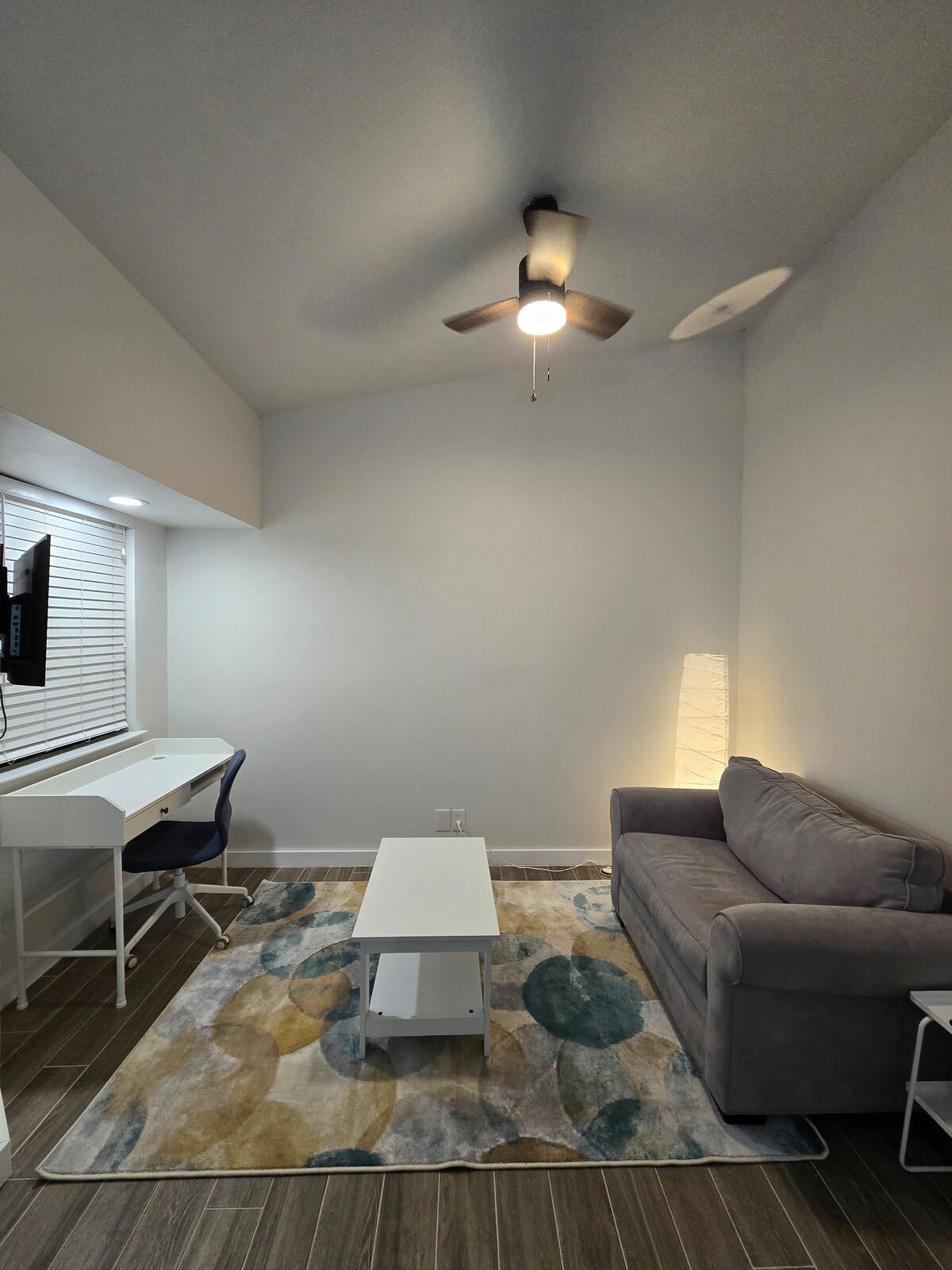 Fresh & Comfortable Near UT