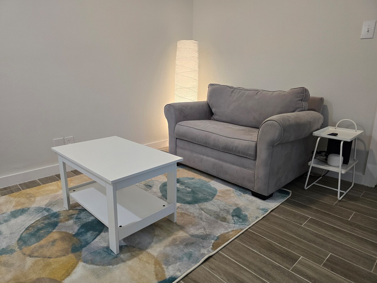 Fresh & Comfortable Near UT
