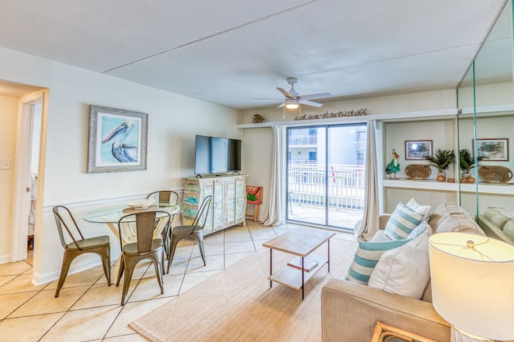 Beach Bliss: 2br Condo On Beach With 4 Pools - Orange Beach, AL