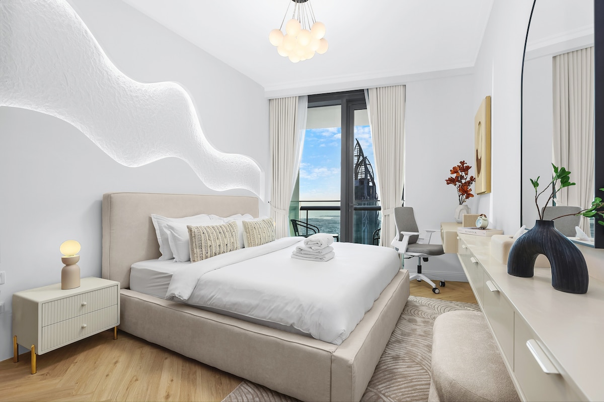 Შთამბეჭდავი საძინებელი: დატკბით განსაცვიფრებელი ჰორიზონტალური ხედებით და დახვეწილი დეკორით ამ ელეგანტურ დასვენებაში!