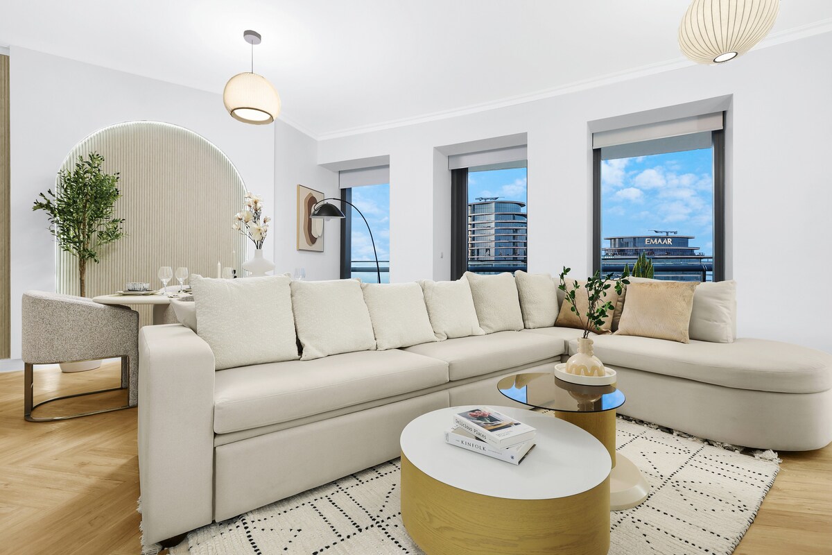 Მისაღები ოთახი: ნათელი, ჰაეროვანი სივრცე შთამბეჭდავი დეკორითა და განსაცვიფრებელი ხედებით - იდეალურია დაუვიწყარი შეკრებებისთვის!